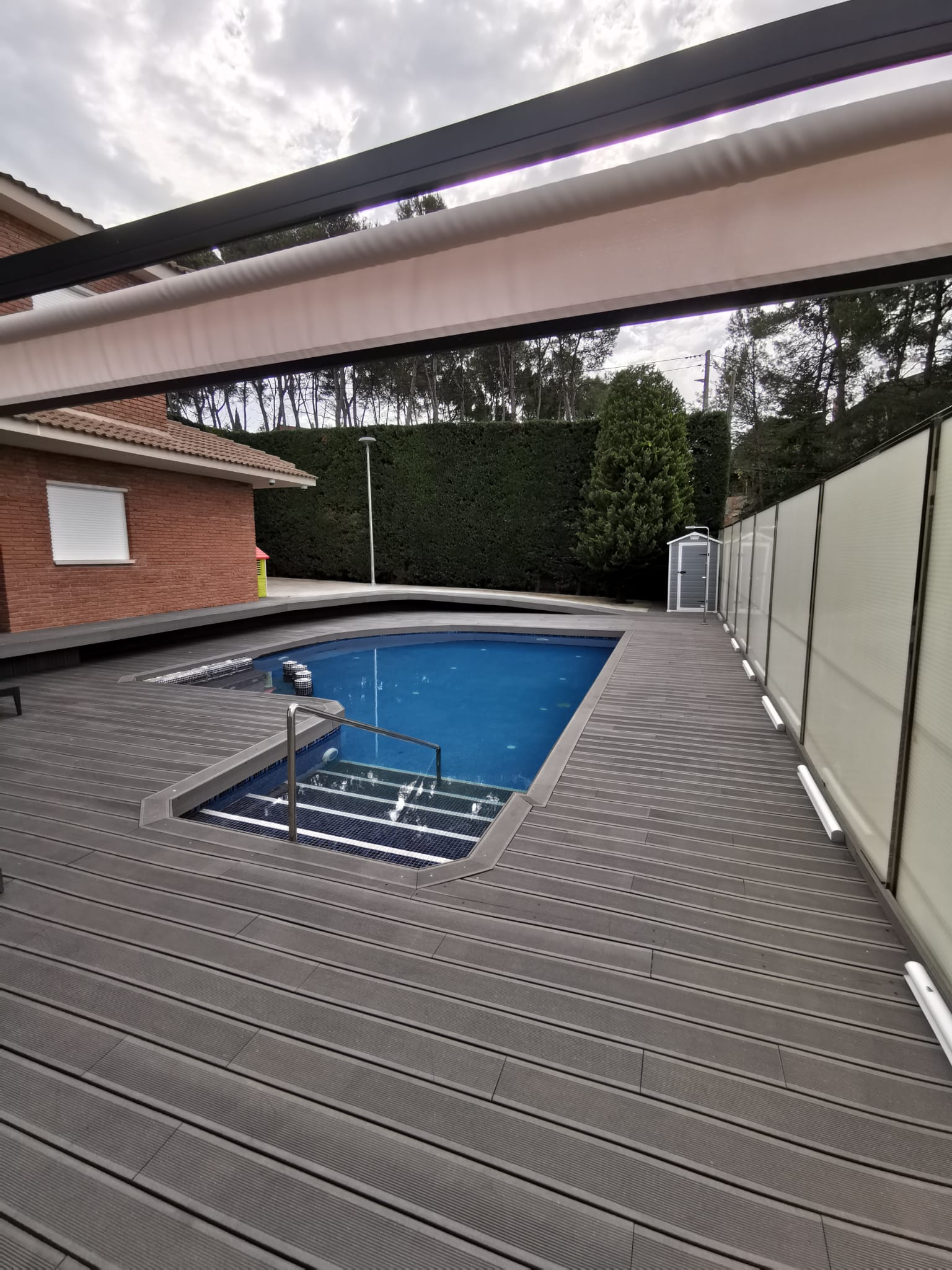 Instalación de tarima exterior en terrazas | Servicios | JardinsGarden